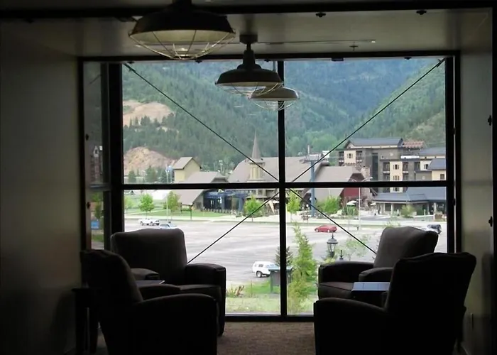 Large Studio Condo With Full Kitchen, Bike The Trail, Beautiful Balcony Views Hottub Fireplace