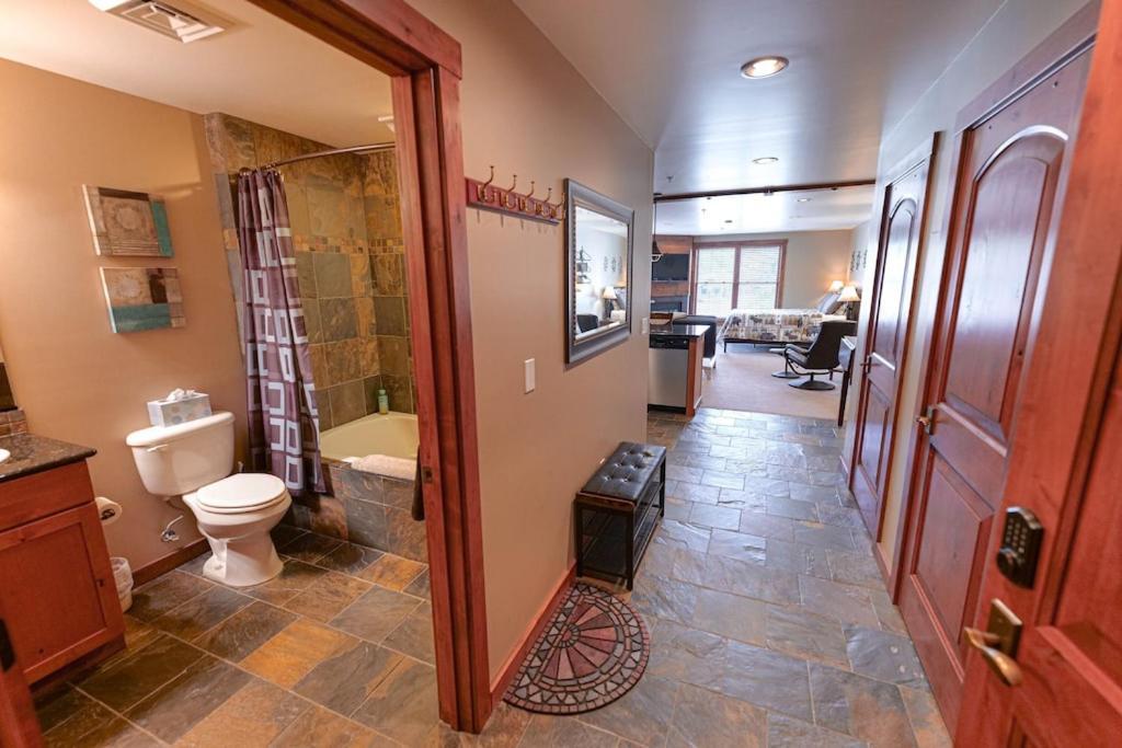 Large With Full Kitchen, Bike The Trail, Beautiful Balcony Views Hottub Fireplace * Kellogg
